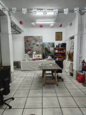 interior del local exposicion feria