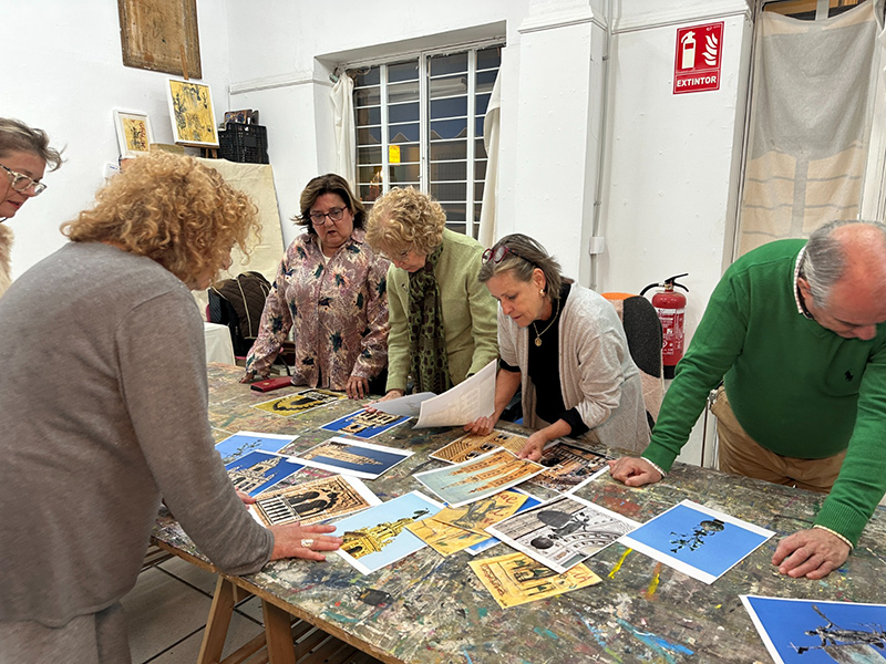Alumnado en un curso de dibujo y pintura en PANEA en SEvilla