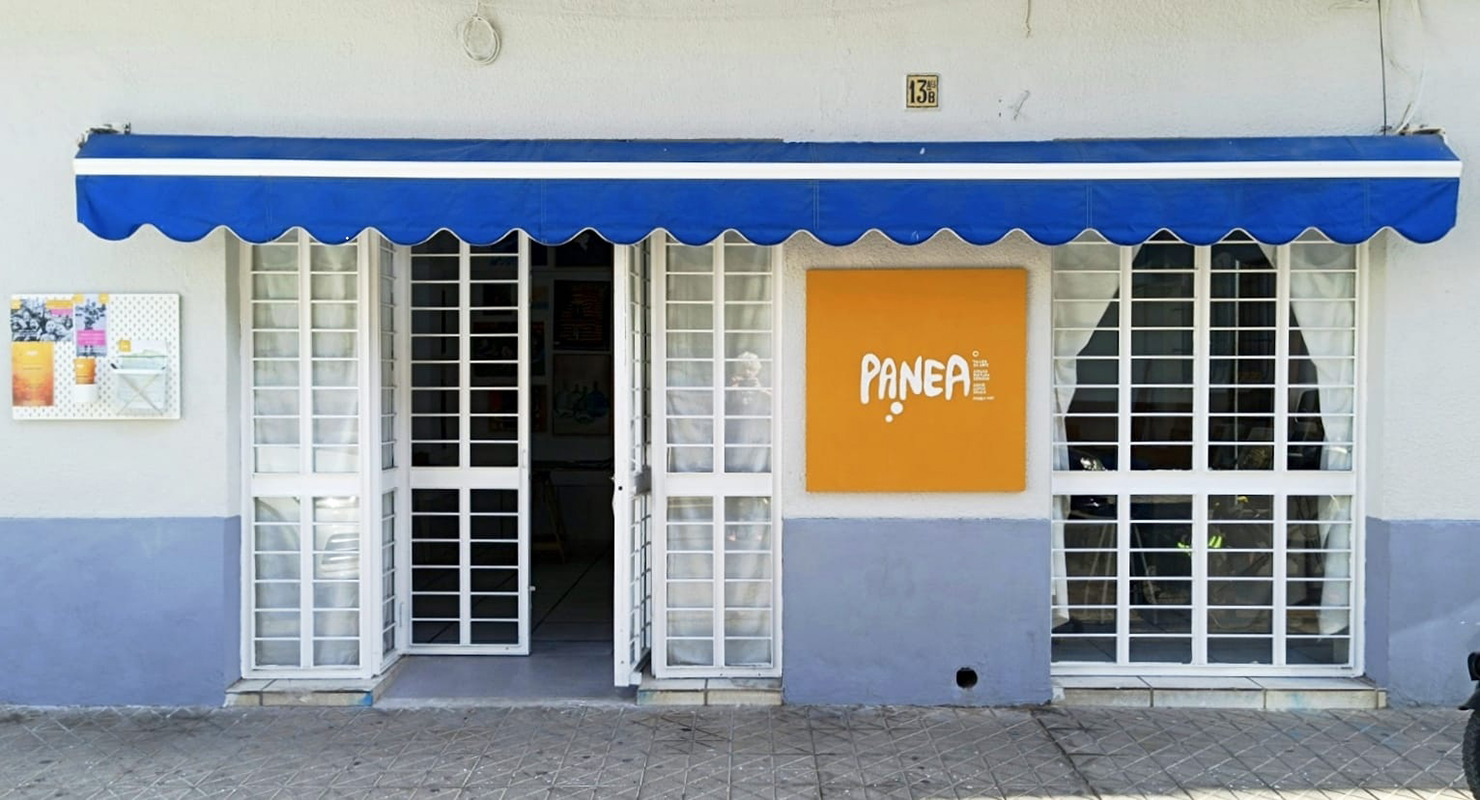 eventos Exterior del taller PANEA, donde se organizan eventos artísticos en Sevilla